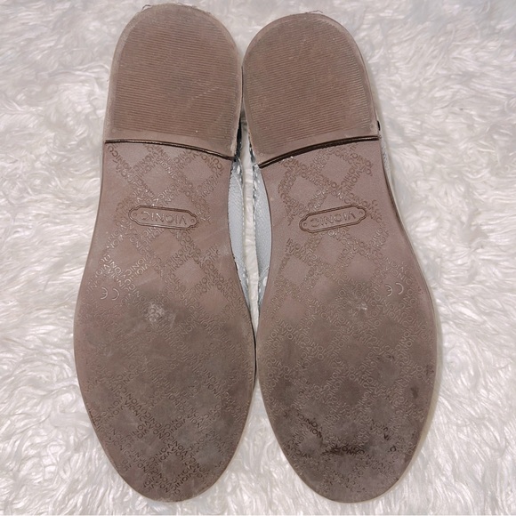 Sold Mercari Vionic Wise Hadley Silver Oxford Shoes size 6.5 - Picture 9 of 14